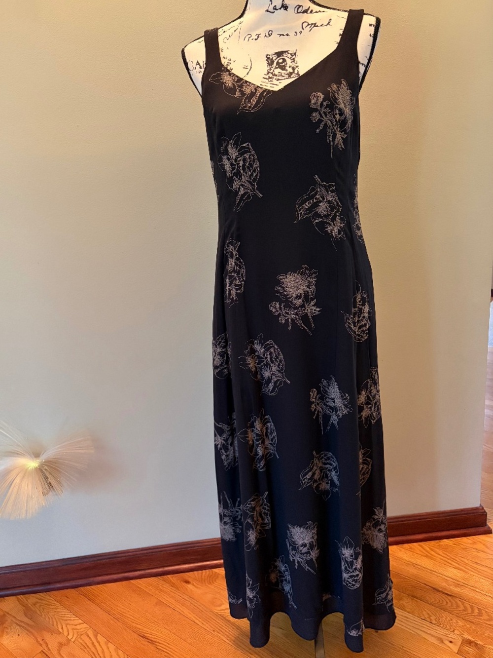 DANA BUCHMAN SLEEVELESS LONG DRESS SIZE 8